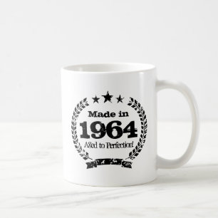 Cru 1964 âgé dans la tasse de café de perfectio
