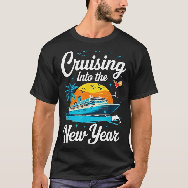 Cruising Into 2026 New Years Eve Party Matching Fa T-Shirt (Vorderseite)