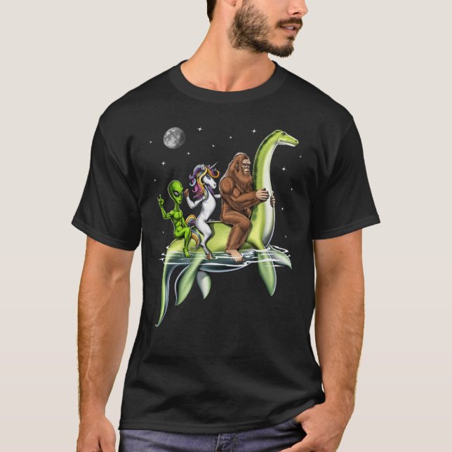 Cryptids Riding Loch Ness Monster T-Shirt (Vorderseite)