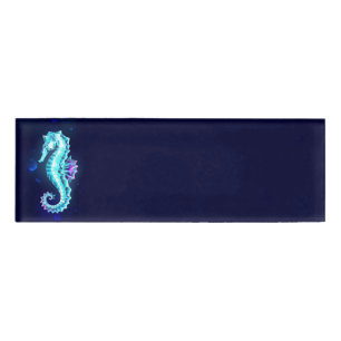 Crystal Ice Seepferd auf blauem Hintergrund Namenschild