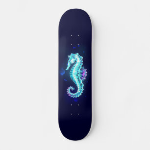 Crystal Ice Seepferd auf blauem Hintergrund Skateboard