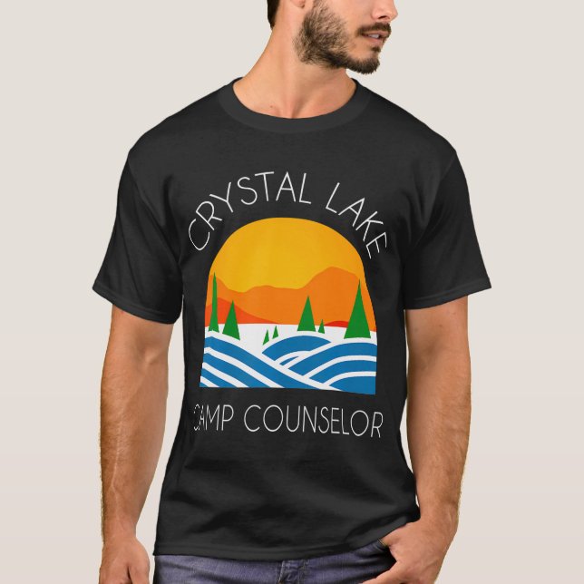 Crystal Lake Camping und Fun Camp Counselor Happy T-Shirt (Vorderseite)