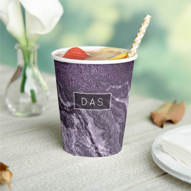 Crystal Lila Agate | Moody Marble Monogram Pappbecher (In Situ)