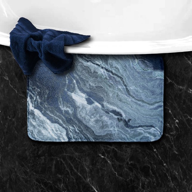 Crystalized Blue Agate | Dusty Slate Marble Stone Badematte (Von Creator hochgeladen)