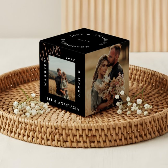 Cube Photo Minimal Moderne Marié & Joyeux Or Script (Minimal Modern Married & Merry Gold Script Cube)