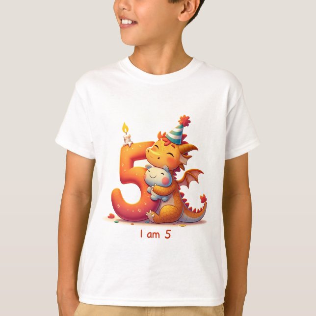 Cuddle Dragon: Gemütlich fünf T-Shirt (Vorderseite)