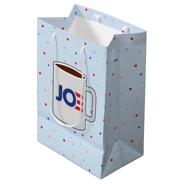 CUP DER JOE COFFEE-TASSE MITTLERE GESCHENKTÜTE (Vorderseite Schrägansicht)
