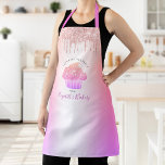 Cupcake Pink Rose Glitzer Bäckerei Rainbow Ombre Schürze<br><div class="desc">Hier ist ein wunderbarer Weg, um den Spaß des Backens zu ergänzen. Genießen Sie die kulinarischen Abenteuer, wenn Sie diese elegante, raffinierte, einfache und moderne Schürze tragen. Ein funkelnd, rosafarbener, lila Regenbogenkuchen, handgeschriebene Schriftzeichen und Tropfen mit rosa Rosa-Glitzer überlagern ein pastellfarbenes Imitat in metallischem Rosa, Orange und lila Regenbogenfarben. Personalisieren...</div>