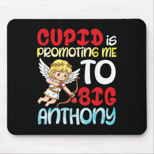 Cupid bewirbt mich bei Big Anthony Valentine Schwa Mousepad