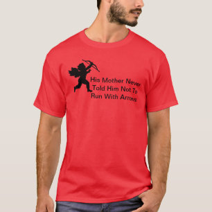 Cupid läuft mit Pfeilen Funny Valentine T - Shirt