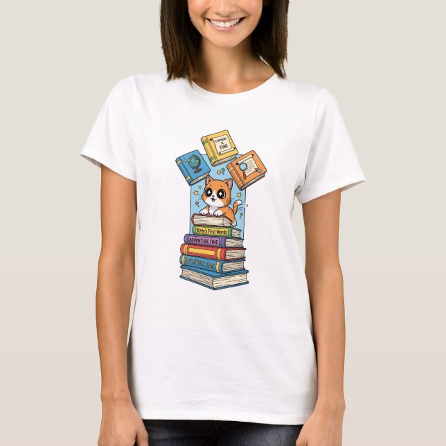 Curious Bookworm Kitten Illustration T-Shirt (Vorderseite)