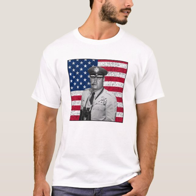 Curtis Lemay und die US-Flagge T-Shirt (Vorderseite)