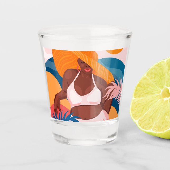 Curvy Black Woman, Beach Vacation Ready, farbenfro Schnapsglas (Vorderseite)