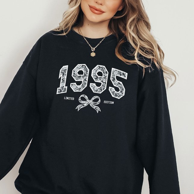 Custom 30. Geburtstag 1995 Lace Coquette Bow Sweatshirt (Von Creator hochgeladen)