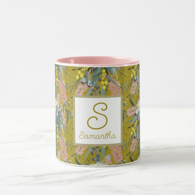 Custom Aussie Native Bush Blooms Mustard Yellow Tasse (Zentrum)