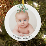 Custom Baby Name Foto Christmas Watercolor Keramik Ornament<br><div class="desc">Dieses niedliche Weihnachtsschmuck ist mit Aquarellmalerei geschmückt. Einfache Anpassung an Foto,  Namen und Jahr Ihres Babys. Ändern Sie mithilfe des Entwurfstools die Textgröße,  den Stil oder die Farbe. Weil wir unsere Kunstwerke erstellen,  werden Sie dieses exakte Bild von anderen Designern nicht finden. Original Wasserfarbe © Michele Davies.</div>
