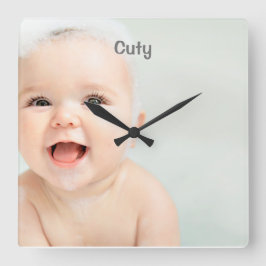 Custom Baby Name & Photo     Quadratische Wanduhr