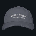 Custom Bachelorette Bride Squad Nashville Country Bestickte Baseballkappe<br><div class="desc">Suchen Sie den passenden Country Junggeselinnen-Abschied Hut? Schauen Sie sich nur diesen personalisierten Gettin' Rowdy or Gettin' Hitched Hut! Dieser Western-Hut ist perfekt für Ihren bevorstehenden Junggeselinnen-Abschied und wird ein Hit mit all Ihren Brautmädchen.</div>