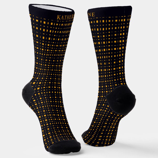 Custom Black and Yellow Orange Checkered Pattern Socken (Gewinkelt)