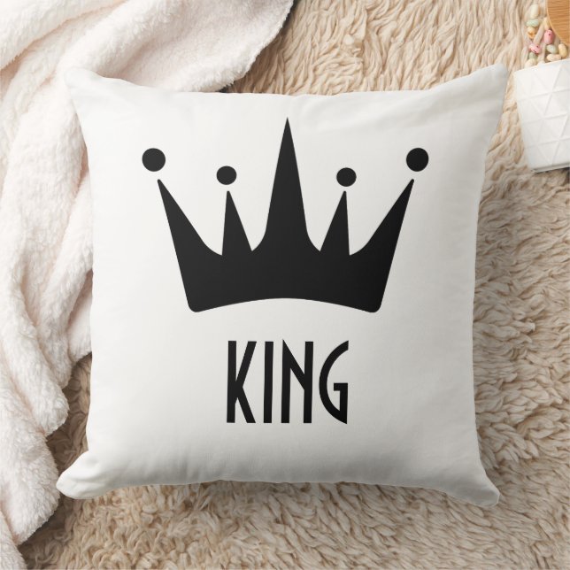 Custom Black Crown King Text White Throw Pillow Kissen (Decke)