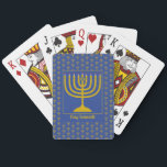 Custom Blue Hanukkah MENORAH Spielkarten<br><div class="desc">Elegante Mitte blaue MENORAH Spielkarten, die mit Imitaten goldene Menorah in einem gefliesten Muster zeigen. In der Mitte befindet sich ein Bild einer großen menorah, die CUSTOMIZABLE ist, sodass Sie Ihr eigenes Bild hochladen können. Darunter steht CHAG SAMEACH. Dies ist auch anpassbar, sodass Sie Ihren Gruß und/oder Namen hinzufügen können,...</div>