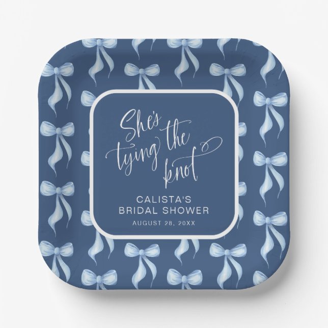 Custom Blue She's Tying the Knot Bridal Shower Pappteller (Vorderseite)