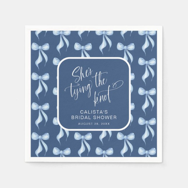 Custom Blue She's Tying the Knot Bridal Shower Serviette (Vorderseite)