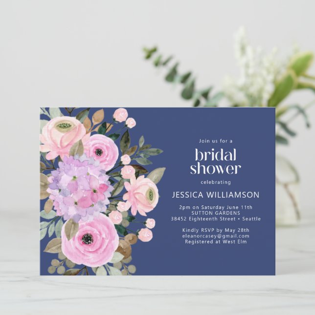 Custom Boho Blue Pink Lila Floral Brautparty Einladung (Stehend Vorderseite)