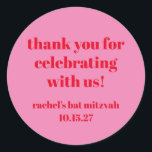 Custom Bold rosa Red Modern Bat Mitzvah Vielen Dan Runder Aufkleber<br><div class="desc">Custom Bold Typografie Bright Pink und Red Modern Bat Mitzvah Danke klassische Rundaufkleber</div>