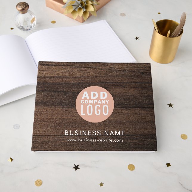 Custom Business Logo Wood Look Custom Company Gästebuch (Vorderseite Offen)