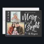 Custom Chalkboard MERRY und BRIGHT Multi Foto Feiertagskarte<br><div class="desc">Custom Chalkboard MERRY und BRIGHT Multi Foto Holiday Card . Chalkboard Hintergrund und Platz für 2 Bilder mit "MERRY & BRIGHT" geschrieben in Schriftart mit Pinsel. Schicken Sie diese elegante, einfache Chalkboard-Foto-Urlaubskarte an Ihre Familie und Freunde. Kann vollständig angepasst werden. Für weitere Anpassungen wenden Sie sich bitte an mich unter...</div>