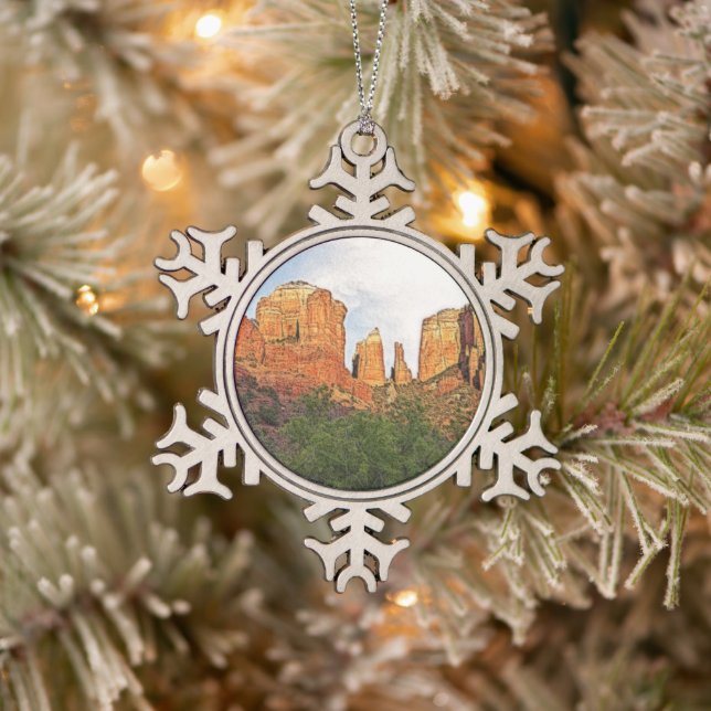 Custom Christmas Cathedral Rock Sedona Schneeflocken Zinn-Ornament (Baum)