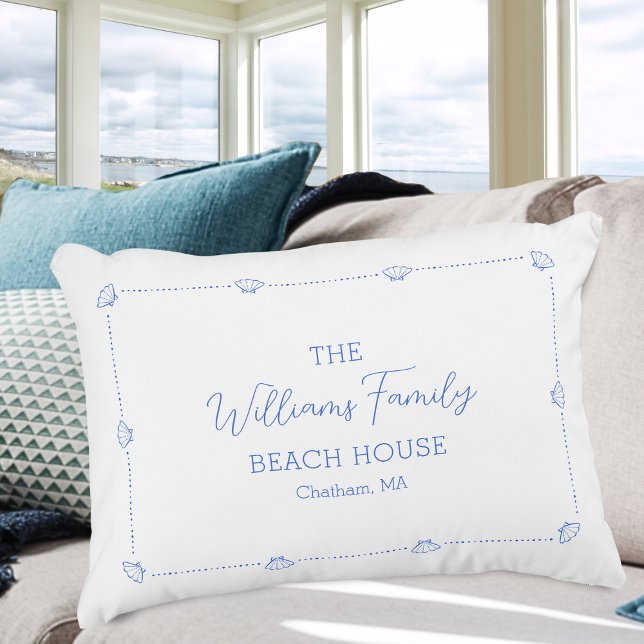Custom Coastal Beach House Family Name Blue Musche Dekokissen (Von Creator hochgeladen)