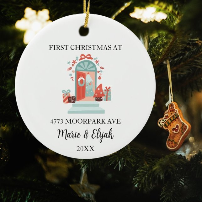 Custom Couple First Christmas Keramik Ornament (Von Creator hochgeladen)