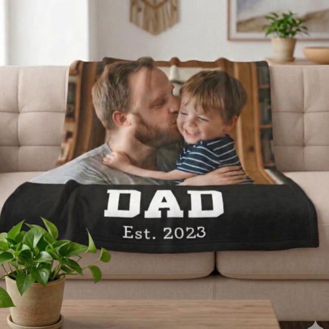 Custom Dad Established Black Modern Bold Text Fleecedecke (Von Creator hochgeladen)