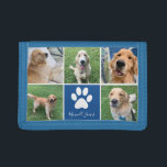 Custom Dog Foto Collage Blue Pet Paw Print Niedlic Trifold Geldbörse<br><div class="desc">Dieses wunderschöne Foto Collage Brieftasche ist personalisiert mit bezaubernden Bildern von Ihrem süßen Junge. Passen Sie dieses personalisierte Geschenk mit Ihren Lieblings-5 Haustierfotos um einen niedlichen blauen Platz mit einem hübschen weißen Pfotenprint und dem Namen Ihres Hundes in der Mitte an.</div>
