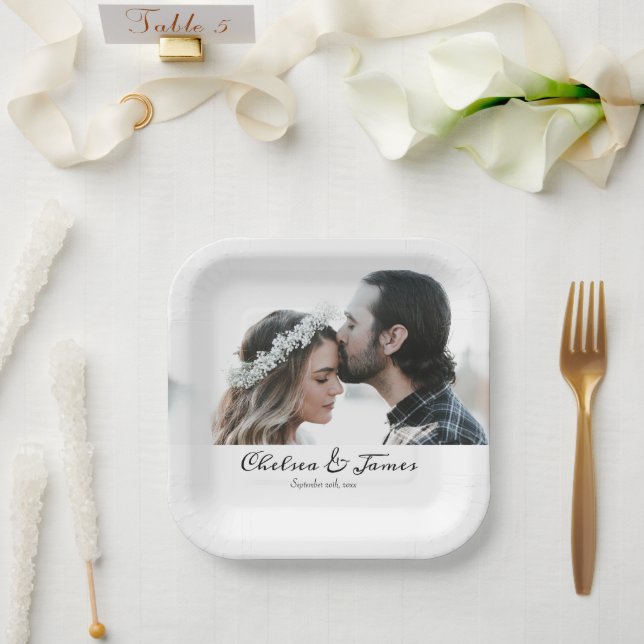 Custom Elegant Foto Calligraphy Wedding Name Pappteller (Hochzeit)