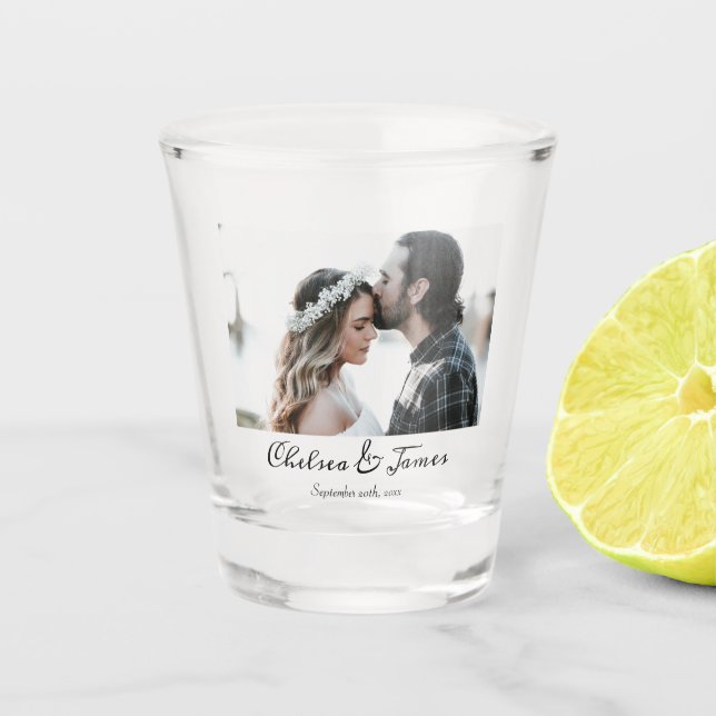 Custom Elegante Calligraphy Foto Wedding Party Schnapsglas (Vorderseite)