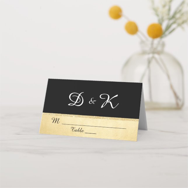 Custom Elegante Monogram Black Gold Wedding Platzkarte (Vorderseite)