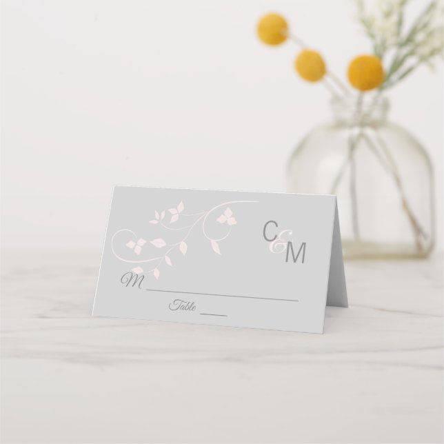 Custom Elegante Monogram Blush Pink Gray Wedding Platzkarte (Vorderseite)