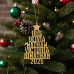 Custom Family Christmas Tree Ornament mit Namen Fotoskulptur Ornament<br><div class="desc">Feiern Sie die Feiertage mit einer personalisierten Touch, indem Sie Ihrem festlichen Dekor dieses Weihnachtsbaumschmuck mit Namen hinzufügen. Dieses Ornament eignet sich hervorragend zur Ehrung Ihrer Lieben und erlaubt es, den Namen jedes Familienmitglieds individuell zu gestalten, sodass es für viele Jahre ein geschätzter Sake ist. Mit zeitlosem Design ist es...</div>