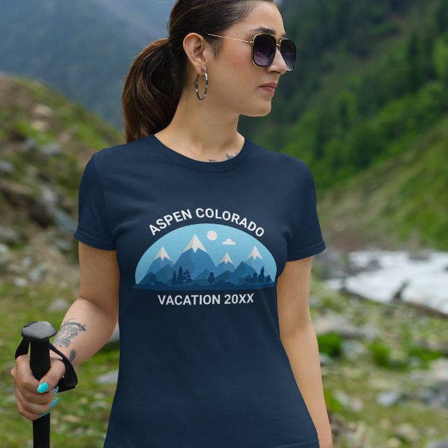 Custom Family Ski Trip Blue Mountain Women's T-Shirt (Von Creator hochgeladen)