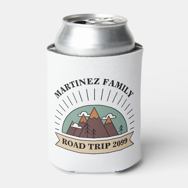 Custom Family Wiedersehen Road Trip Mountain Dosenkühler (Kanne Vorderseite)