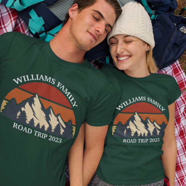 Custom Family Wiedersehen Road Trip Mountain Sunse T-Shirt (Von Creator hochgeladen)