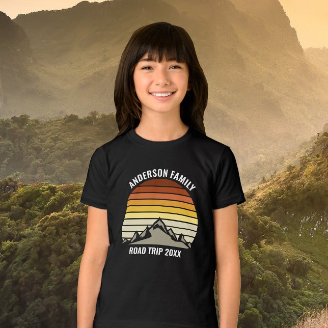 Custom Family Wiedersehen Sunset Road Trip Kids Tri-Blend Shirt (Von Creator hochgeladen)