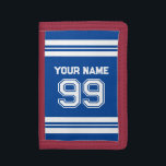 Custom Football Jersey Nummer athletic Streifen Trifold Geldbörse<br><div class="desc">Custom Football Jersey Nummer sportliche Streifen Trifold Wallet. Personalisierte Geldbörse mit Sport Template Design. Fügen Sie Ihre eigenen Anführungszeichen,  Namen oder Monogrammbriefe hinzu. Coole Geschenkidee zum Geburtstag für Freunde,  Familie,  Kinder,  Sohn,  Bruder etc. Anpassbare Farben,  die zu Ihrem Lieblings-Team passen.</div>