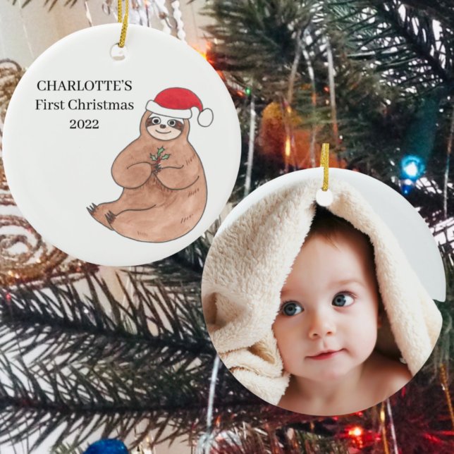 Custom Foto Baby Girl's First Christmas Sloth Keramik Ornament (Von Creator hochgeladen)