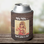 Custom Foto Funny Cool 50. Geburtstag Dosenkühler<br><div class="desc">Passen Sie Ihren Text und Ihr Foto an und wünschen Ihnen viel Glück zum Geburtstag mit diesen lustigen,  einzigartigen Gastgeschenken! Ideal für eine 50. Geburtstagsfeier,  aber Nachrichten auf der Vorder- und Rückseite sind vollständig anpassbar. Ideal für jede Geburtstagsfeier im Freien,  Bachelorette-Ausflüge oder jede andere Feier,  um Erinnerungen zu schaffen!</div>