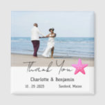 Custom Foto Starfish Beach Wedding Gefallen Magnet<br><div class="desc">Custom Foto Starfish Beach Wedding Gefallen Magnet verfügt über Seestern, Text & Hochzeitspaar Foto Vorlage. Eine perfekte Gastgeschenk Hochzeit für Ihre Gäste. Es wird das Hochzeitsthema wie Strand, tropische, Küsten, Hawaii oder Ziele Hochzeit. Bitte klicken Sie auf den Personalize-Button, um ihn mit Ihrem Text oder Foto anzupassen.Bitte besuchen Sie meinen...</div>