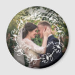 Custom Foto Wedding Happy Anniversary Magnet<br><div class="desc">Passen Sie Ihren persönlichen Hochzeitsmagnet an,  indem Sie Ihr eigenes Foto und Ihre eigenen Worte ändern. Dieser Magnet enthält einen eleganten Blumenzauber,  der perfekt zu Ihrem besonderen Tag passt:)</div>